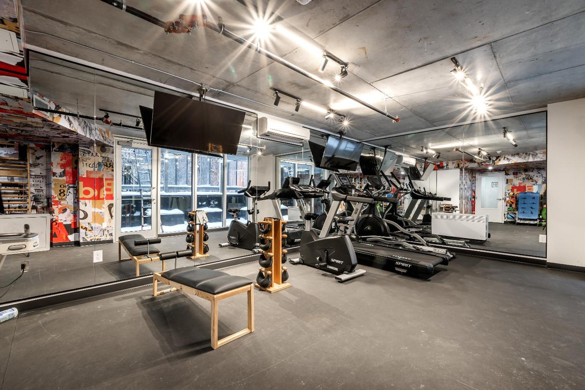 Magnifique Studio Au Centre-Ville A 5 Min A Pied De Tout Montreal Exterior photo